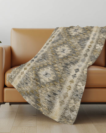 Solace SL13-P Beige Throw Blanket