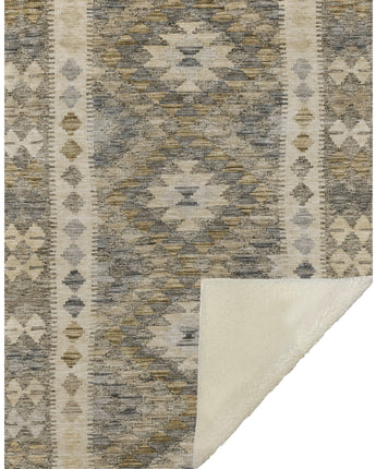 Solace SL13-P Beige Throw Blanket