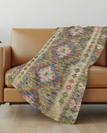 Solace SL13-P Green Throw Blanket