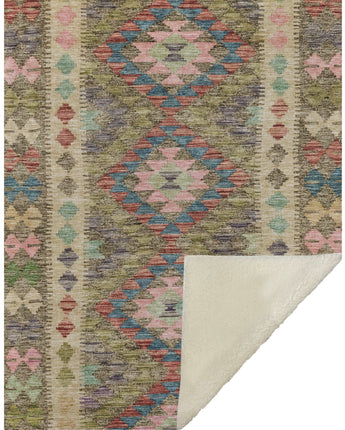 Solace SL13-P Green Throw Blanket