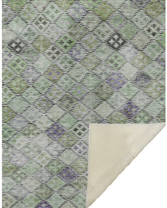 Solace SL6-P Green Throw Blanket